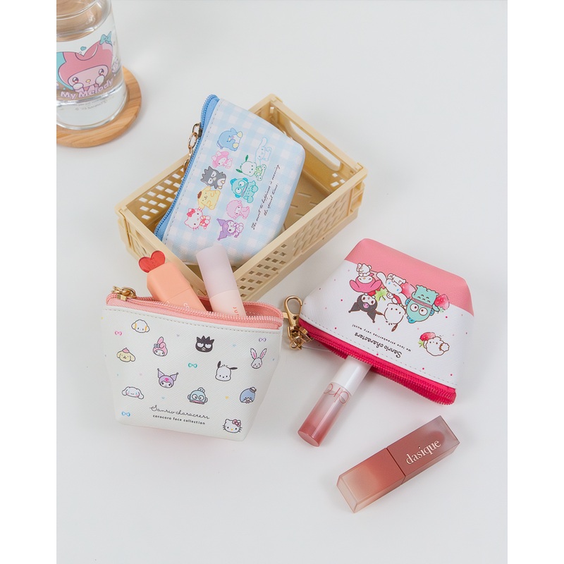 Sanrio Characters Group Triangular Pouch Checkered