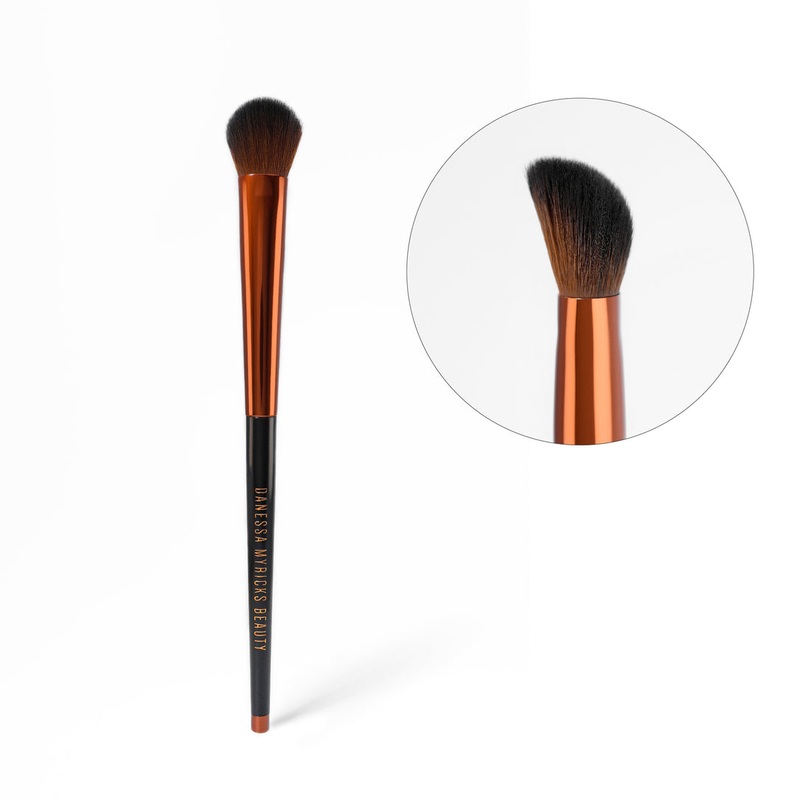 Danessa Myricks Beauty Yummy Face 3.0 All Over Concealer Brush